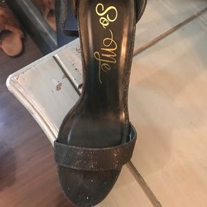 Lightly worn glitter chunk heels